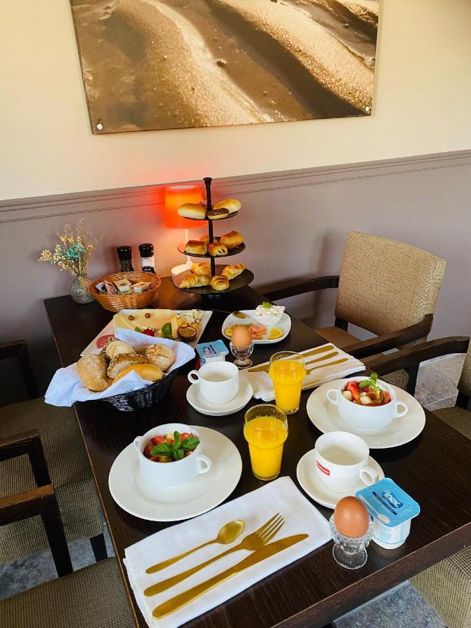 Villa La Dune - Ontbijt & Parking Inclusief 米德尔克尔克 外观 照片